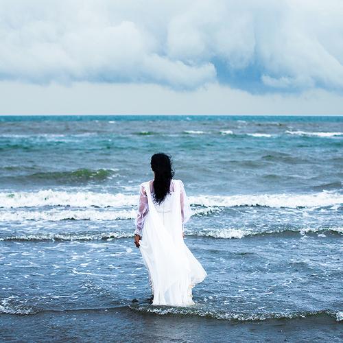 The bride and the sea