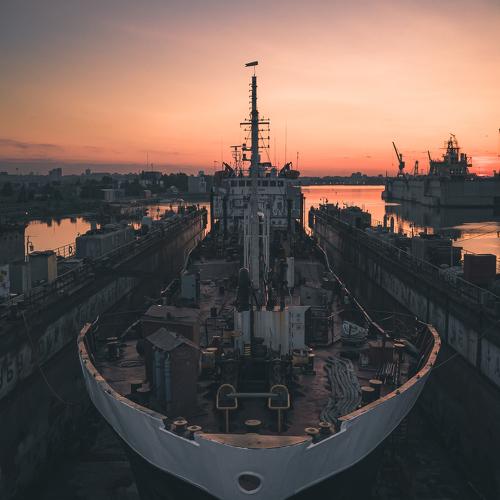 Sunrise at shipwreck