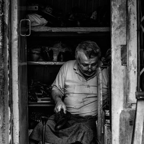 Сапожник.