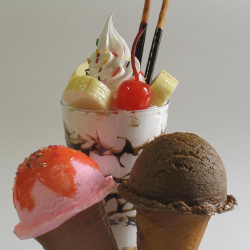 strawberry chocolate ice cream and kub