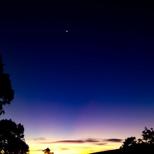 Two faces of the sky.