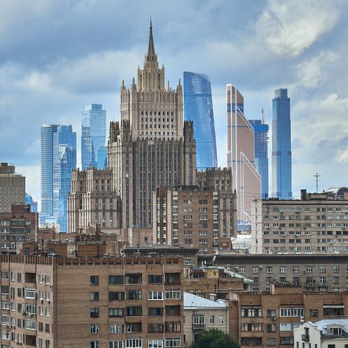 Между прошлым и будущем