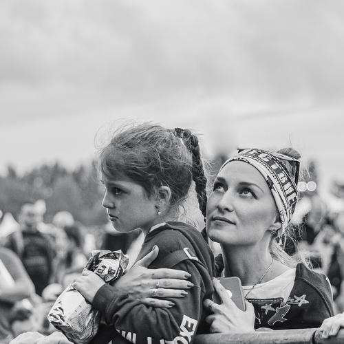 Девушка с ребенком на фестивале Нашествие