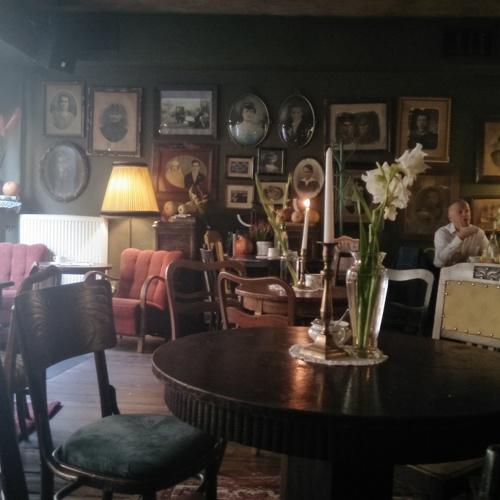 Cafe de Famille