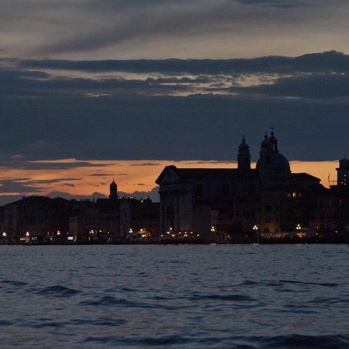 Photo #3897053