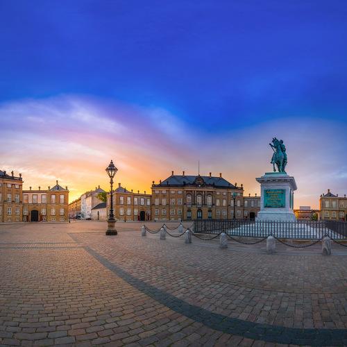 Dawn above the Amalienborg palace square
