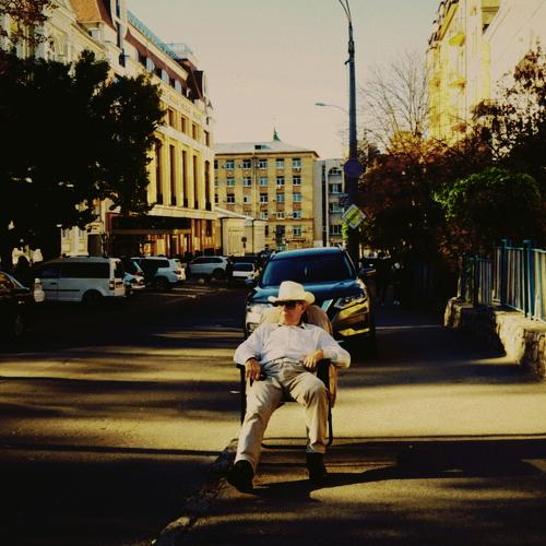 Man in the moddle of a street