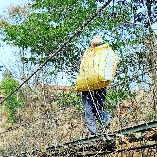 Carring load in the suspension bridge