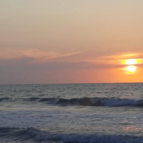 SUNSET MEANS HOPE (2019)