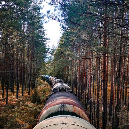 Поезд из ниоткуда. (A train out of nowhere.)