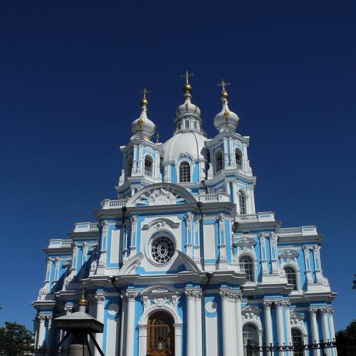 Красавец Смольный.