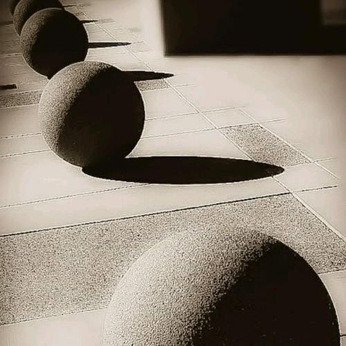Shadows in alignment