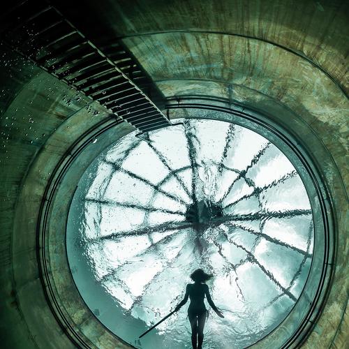 Lady with sword (Underwater)