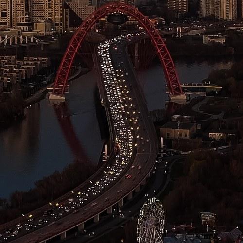 Живописный мост после заката