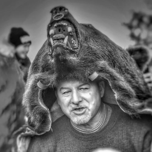 The dance of the bear