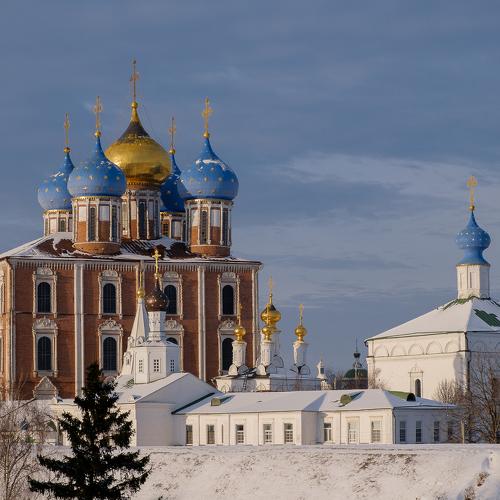 Кремль...