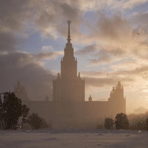 МГУ в снегопад