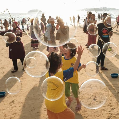 Playing bubble