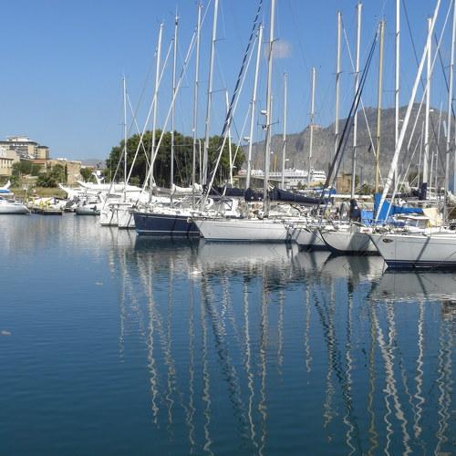 La Cala confined