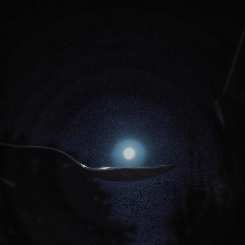 Moon on spoon
