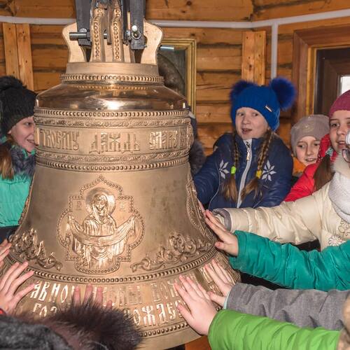 Прекрасно звонит колокол