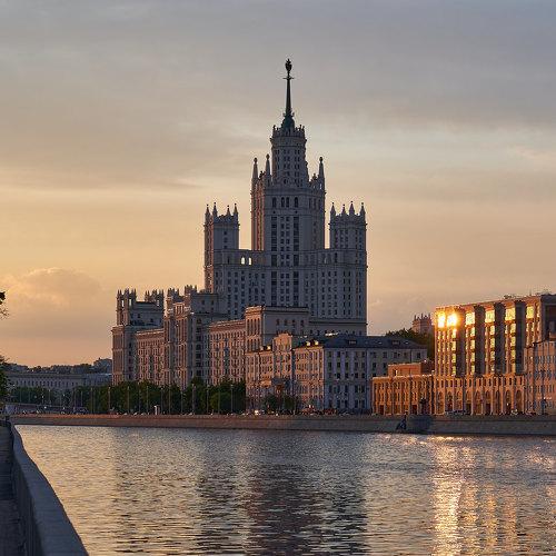 Kotelnicheskaya Embankment Building
