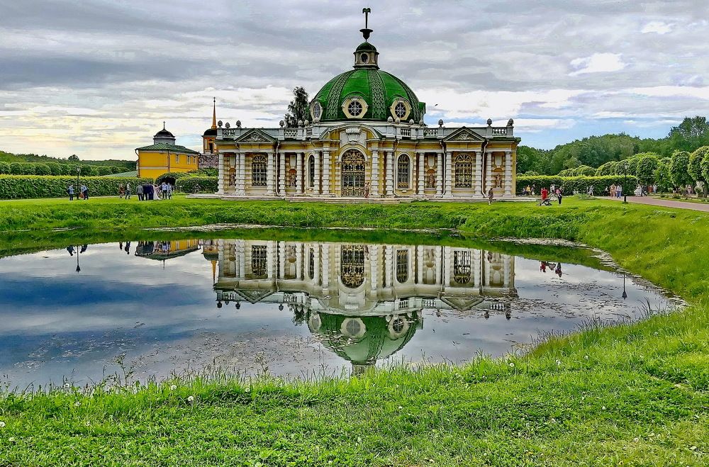 Фотография автора Олег Ушаков