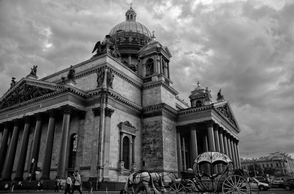 Иисакиевский собор сквозь время.