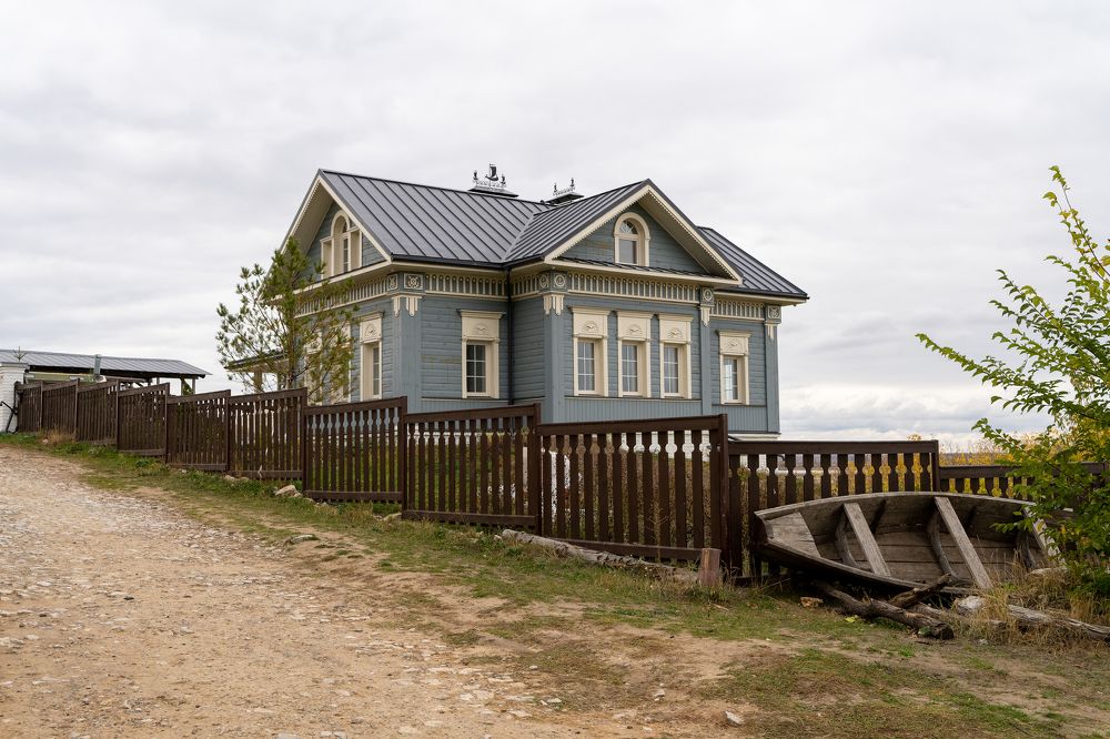 Photograph by Vladimir Diresta