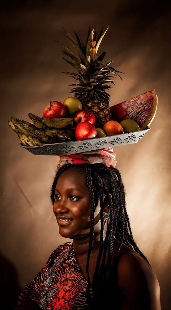 African woman selling fruits