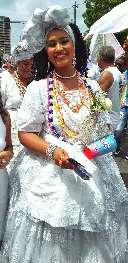 Baiana em festa popular.