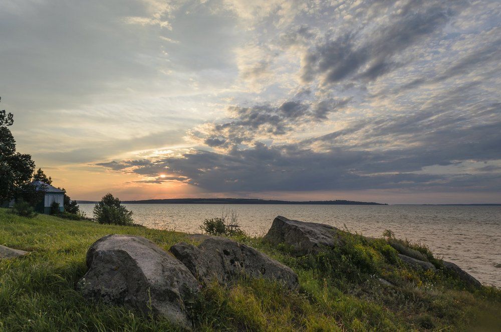 На закате дня.