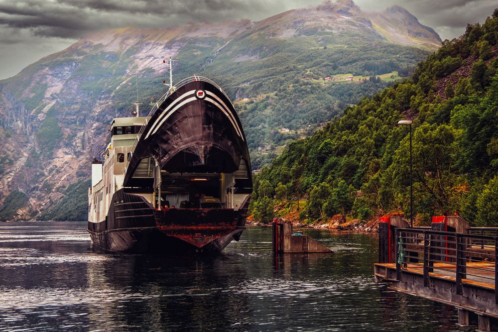 Фотография автора Елена Суворова