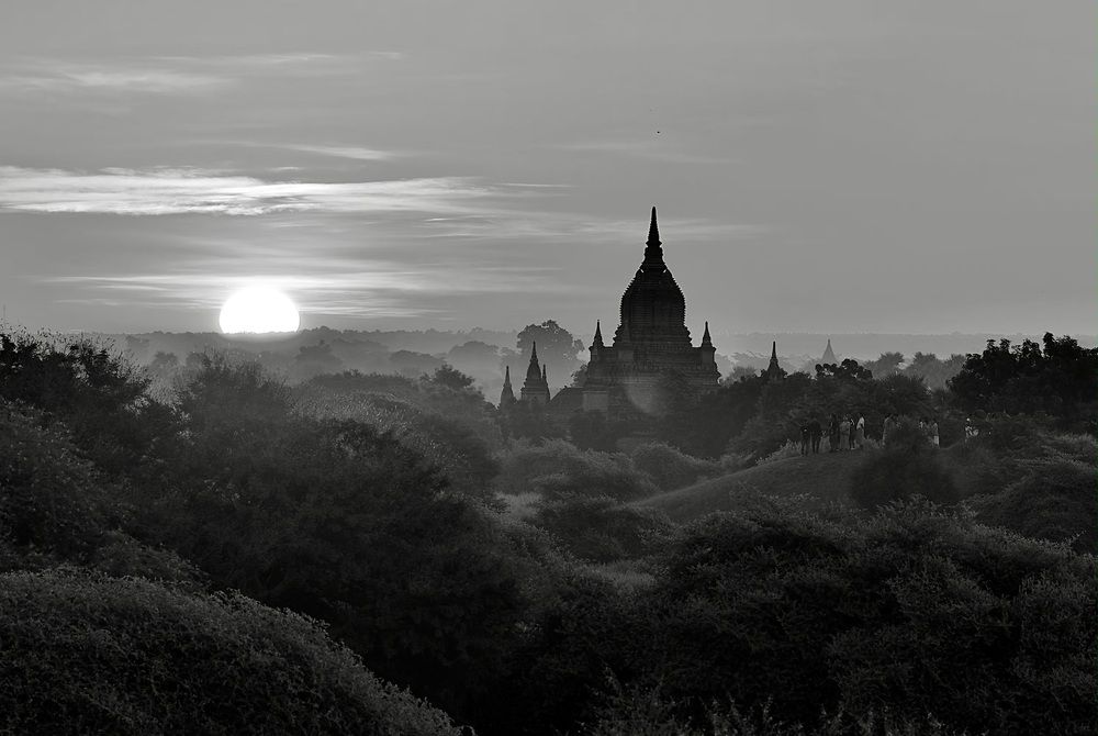 Баган- город тысячи храмов
