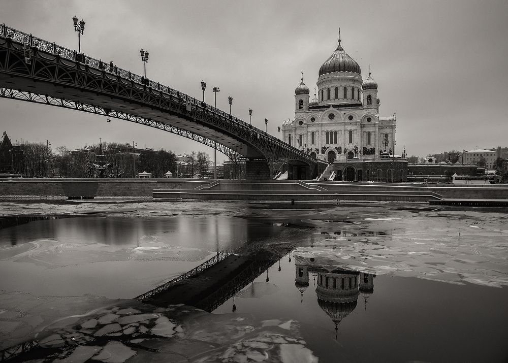 Храма Христа Спасителя и Патриарший мост