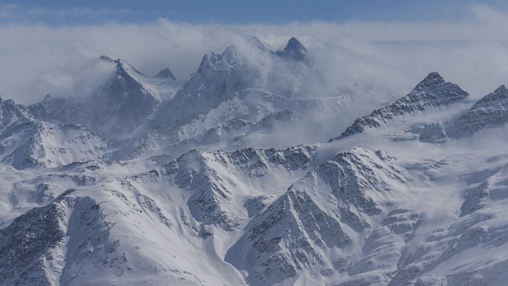 Ушба - Прикрываясь облаками