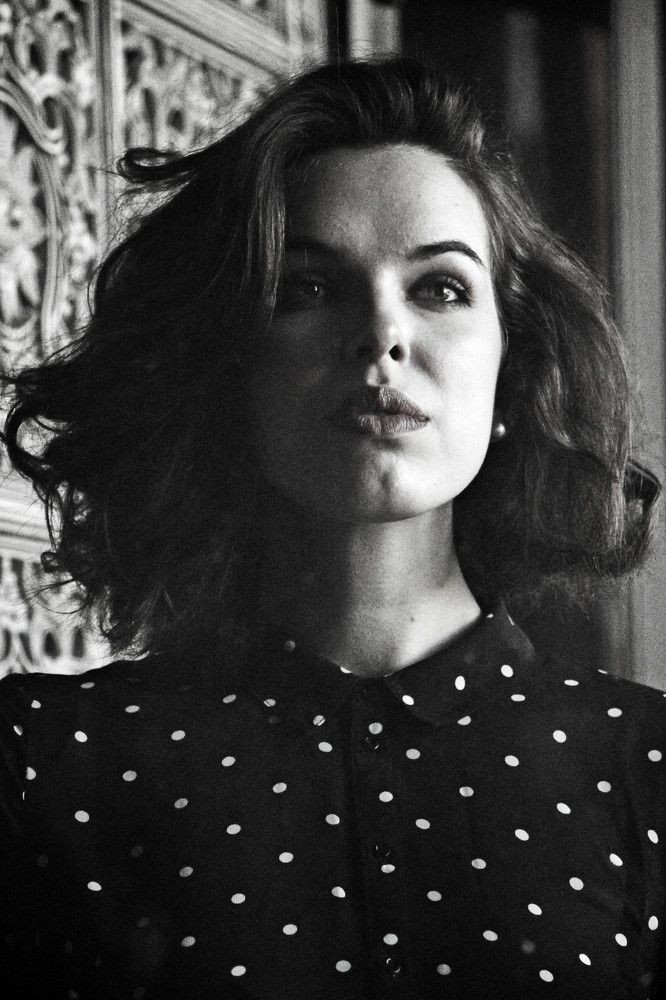 Девушка в зеркале