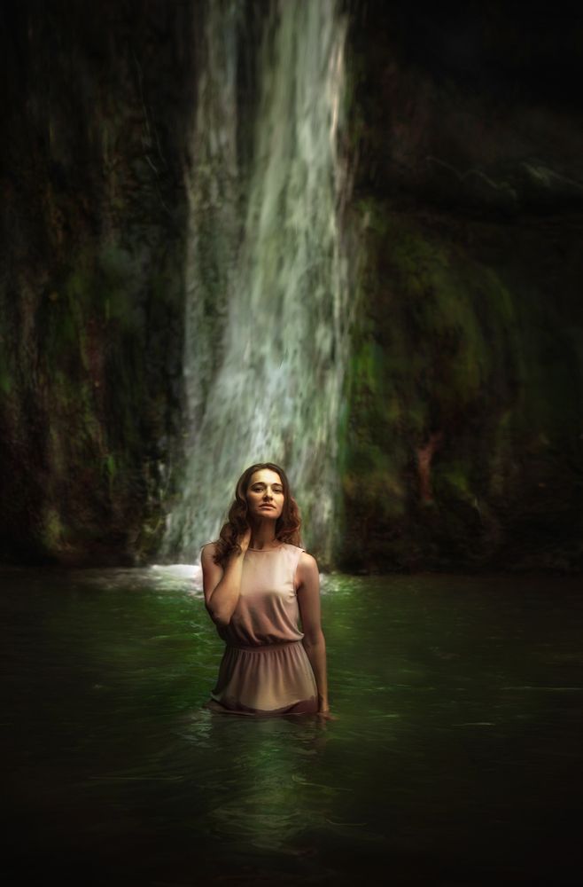 Под сенью струй