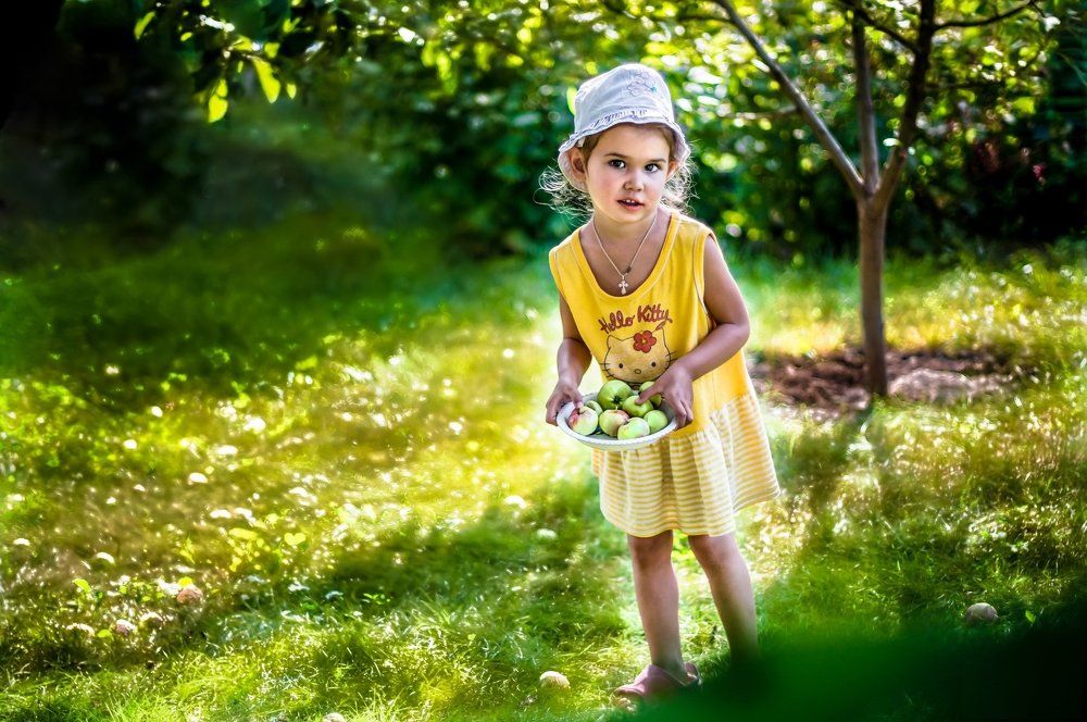 Василиса у бабушки на даче