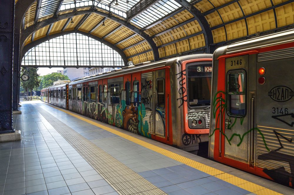 Станция метро "Пирей"