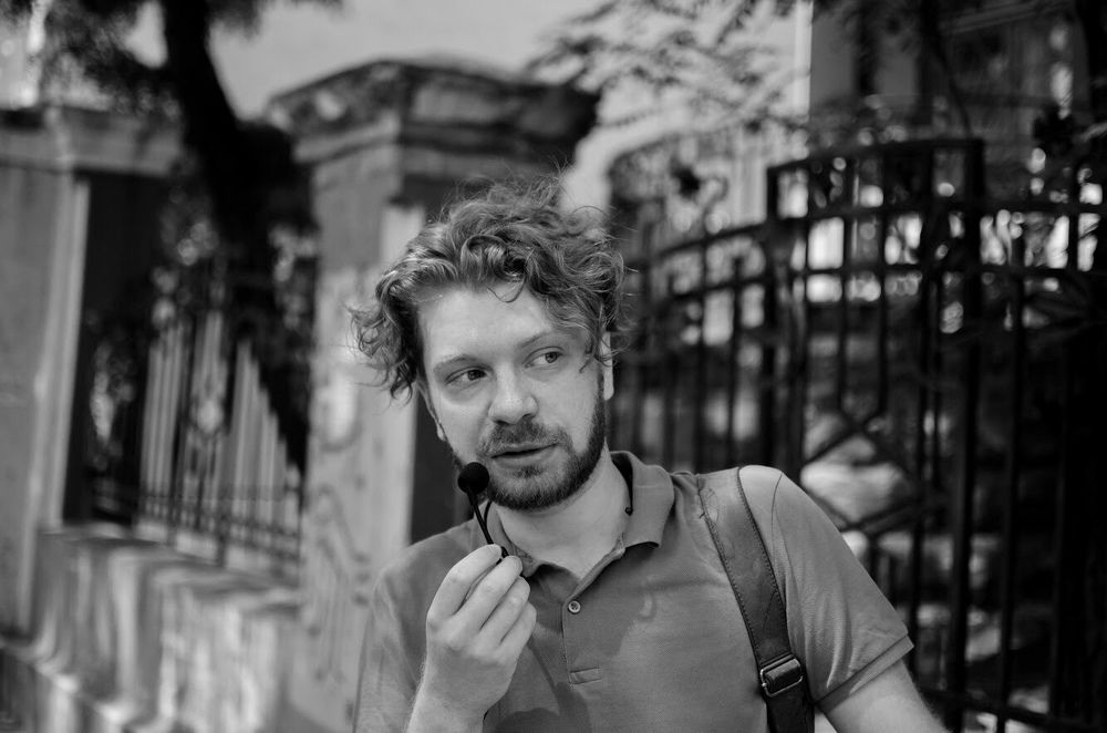 Задумчивый экскурсовод