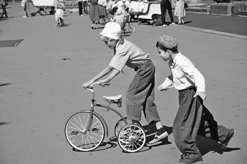 Нас не догонишь!