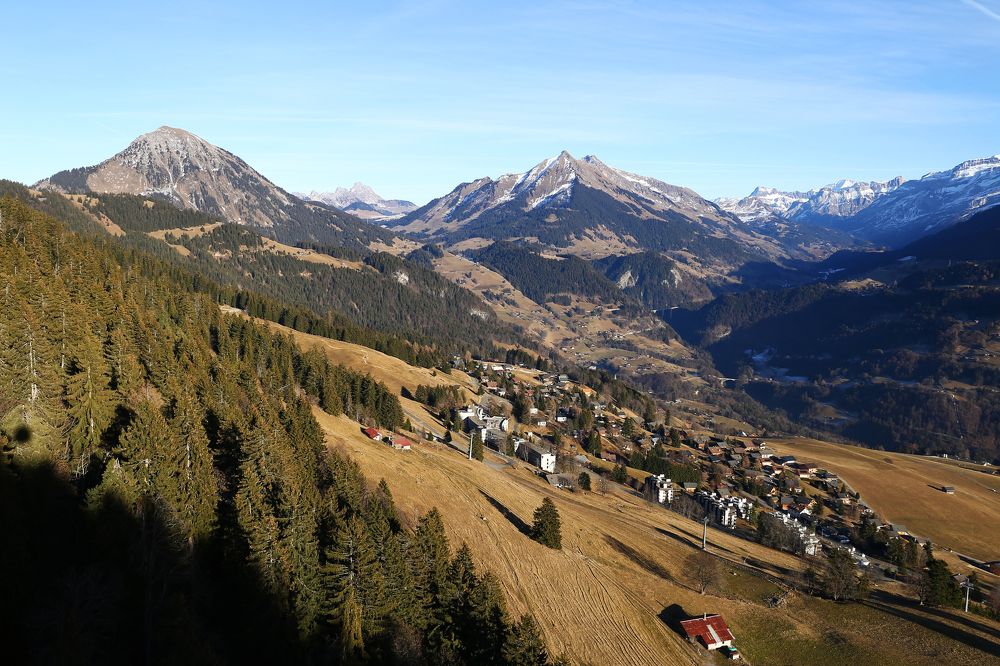 Над Зелёными горами